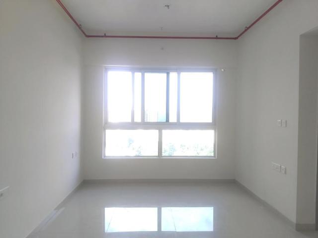 2 BHK Apartment in Kandivali East for resale Mumbai. The reference number is 18700292