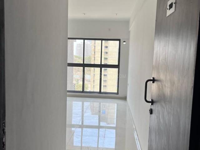 2 BHK Apartment in Kandivali East for resale Mumbai. The reference number is 18782364