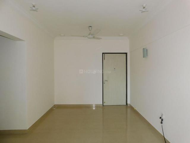 2 BHK Apartment in Kandivali East for resale Mumbai. The reference number is 18876361