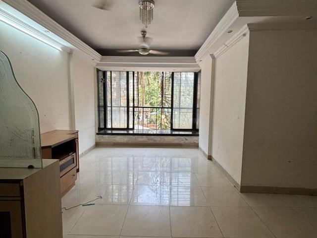 2 BHK Apartment in Kandivali East for resale Mumbai. The reference number is 18884146