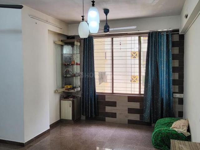 2 BHK Apartment in Kandivali East for resale Mumbai. The reference number is 18021600