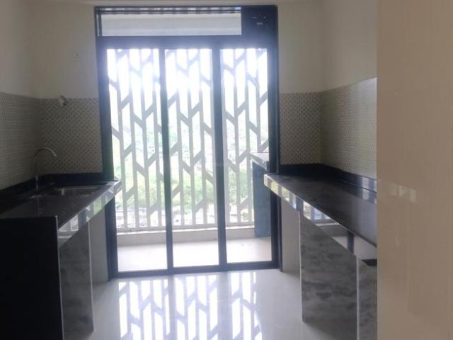 2 BHK Apartment in Kandivali East for resale Mumbai. The reference number is 18056760