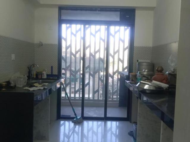 2 BHK Apartment in Kandivali East for resale Mumbai. The reference number is 18216077