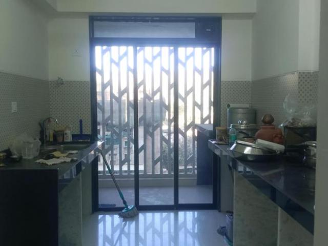 2 BHK Apartment in Kandivali East for resale Mumbai. The reference number is 18386258