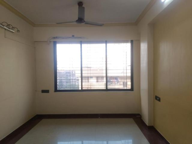 2 BHK Apartment in Kandivali East for resale Mumbai. The reference number is 19508183