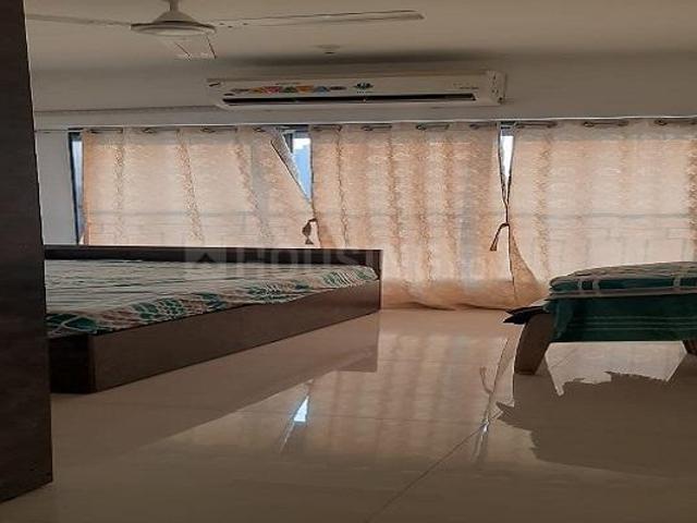 2 BHK Apartment in Kandivali East for resale Mumbai. The reference number is 19535893