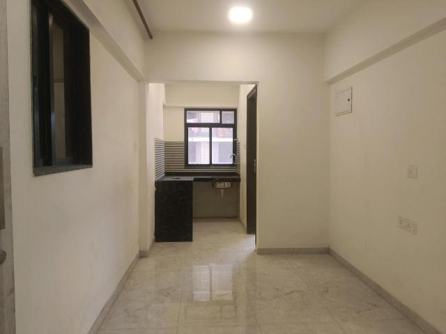 2 BHK Apartment in Kandivali East for resale Mumbai. The reference number is 19567781