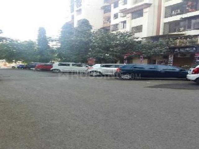 2 BHK Apartment in Kandivali East for resale Mumbai. The reference number is 19596084
