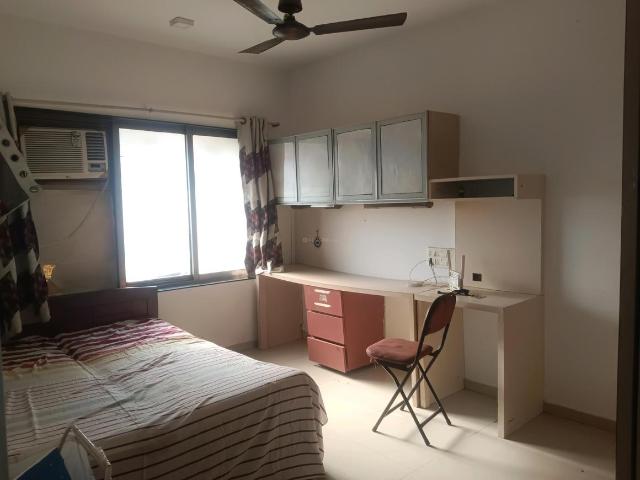 2 BHK Apartment in Kandivali East for resale Mumbai. The reference number is 19689476