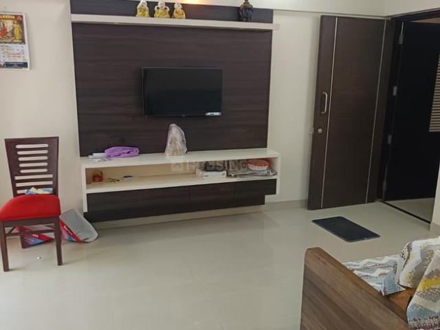 2 BHK Apartment in Kandivali East for resale Mumbai. The reference number is 19692916