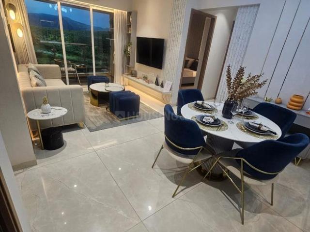 2 BHK Apartment in Kandivali East for resale Mumbai. The reference number is 19778004