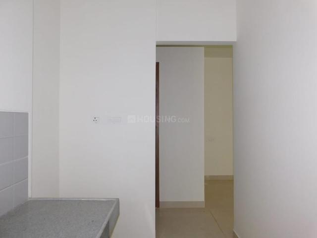 2 BHK Apartment in Kandivali East for resale Mumbai. The reference number is 19826004