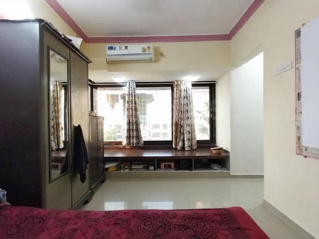 2 BHK Apartment in Kandivali East for resale Mumbai. The reference number is 19827661