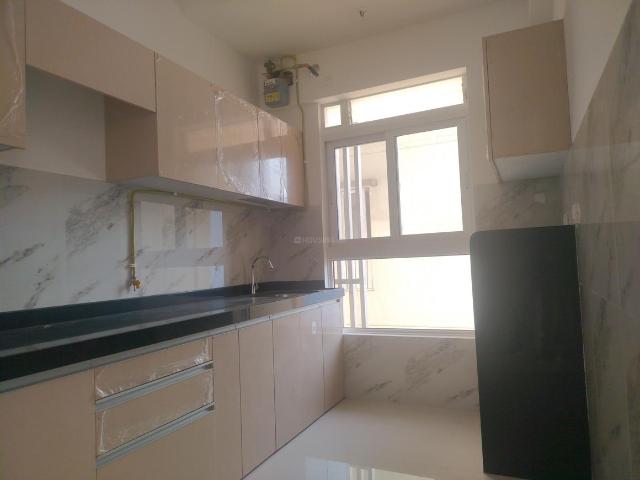 2 BHK Apartment in Kandivali East for resale Mumbai. The reference number is 19035034