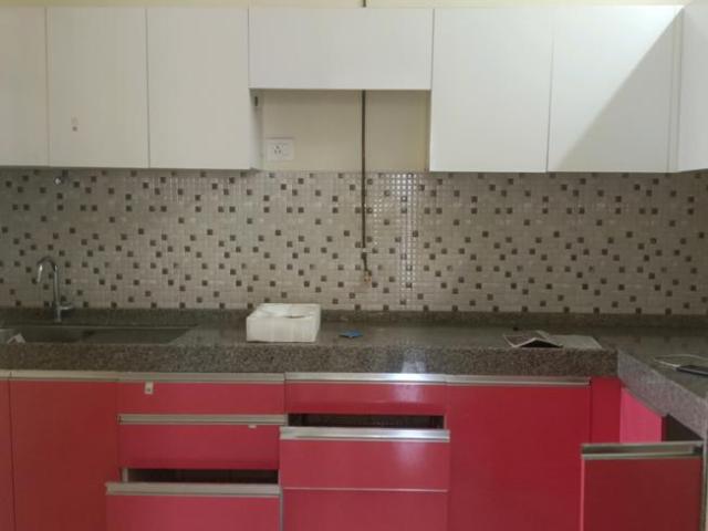 2 BHK Apartment in Kandivali East for resale Mumbai. The reference number is 19319824