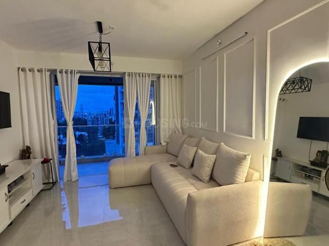 2 BHK Apartment in Kandivali East for resale Mumbai. The reference number is 20400429