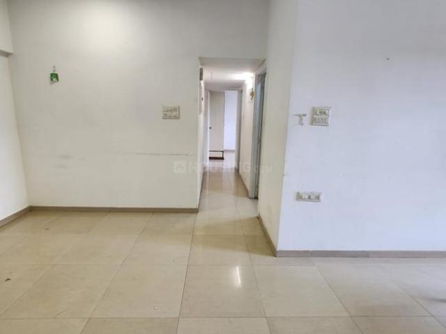 2 BHK Apartment in Kandivali East for resale Mumbai. The reference number is 20562398