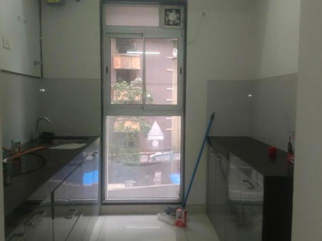 2 BHK Apartment in Kandivali East for resale Mumbai. The reference number is 20796035