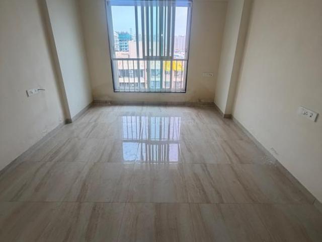 2 BHK Apartment in Kandivali East for resale Mumbai. The reference number is 20925901