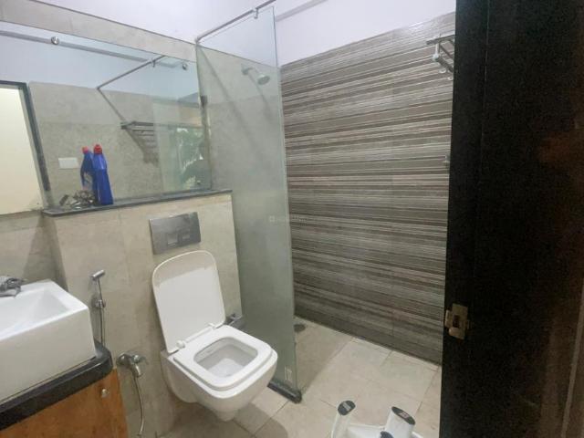 2 BHK Apartment in Kandivali East for resale Mumbai. The reference number is 20934451
