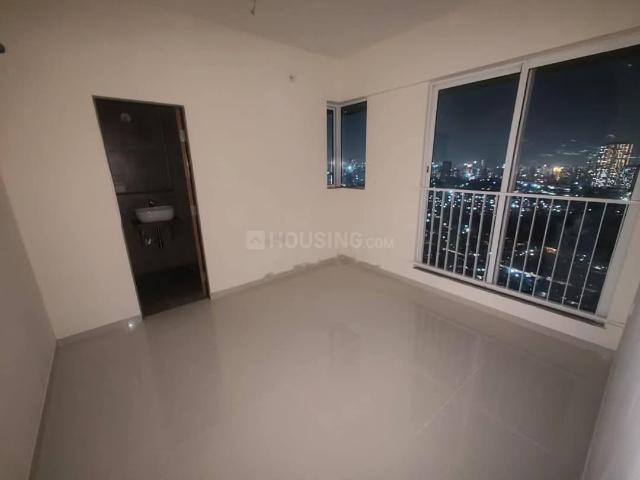 2 BHK Apartment in Kandivali East for resale Mumbai. The reference number is 20970116