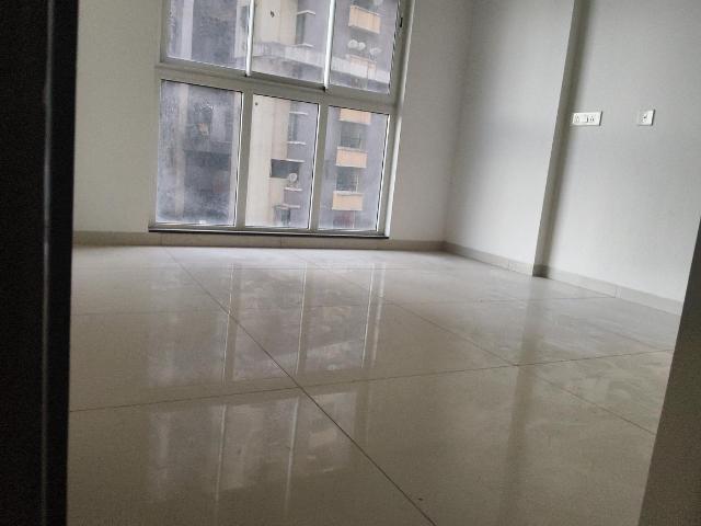 2 BHK Apartment in Kandivali East for resale Mumbai. The reference number is 20016886
