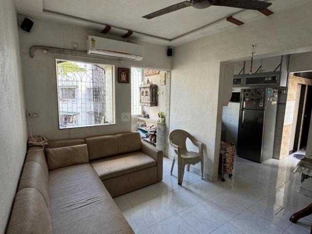 2 BHK Apartment in Kandivali East for resale Mumbai. The reference number is 20155276