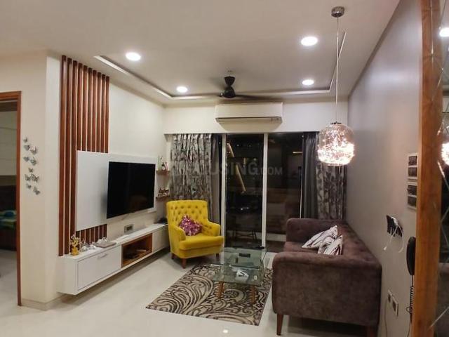 2 BHK Apartment in Kandivali East for resale Mumbai. The reference number is 20170090