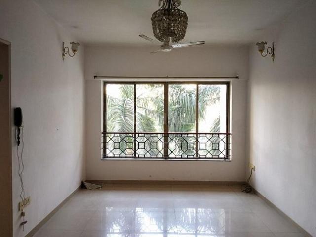 2 BHK Apartment in Kandivali East for resale Mumbai. The reference number is 20240472