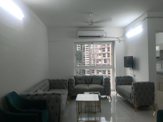 2 BHK Apartment in Kandivali East for resale Mumbai. The reference number is 20271198