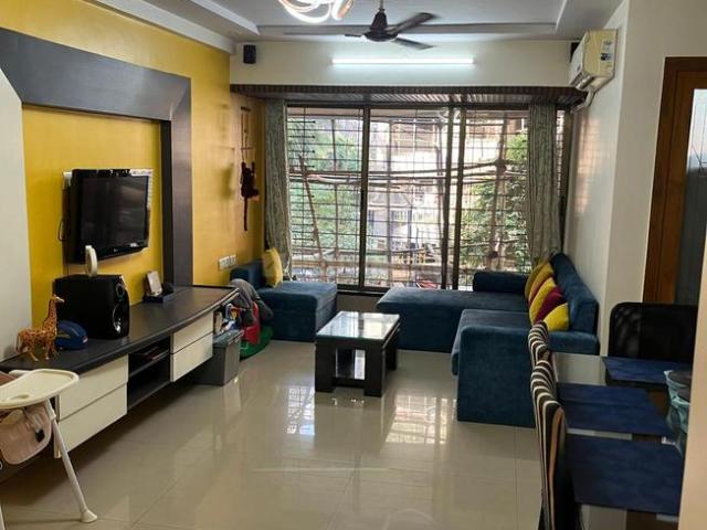 2 BHK Apartment in Kandivali East for resale Mumbai. The reference number is 20284249