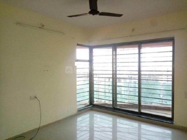 2 BHK Apartment in Kandivali East for resale Mumbai. The reference number is 20287872