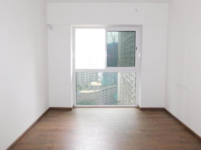 2 BHK Apartment in Kandivali East for resale Mumbai. The reference number is 20308711