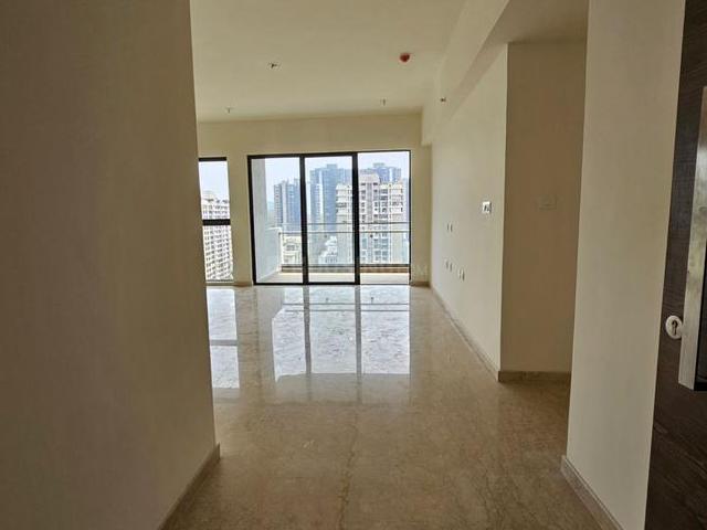 2 BHK Apartment in Kandivali East for resale Mumbai. The reference number is 20312145