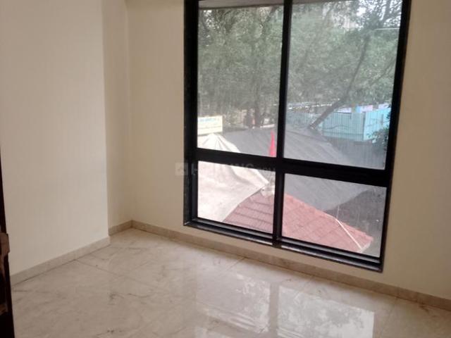 2 BHK Apartment in Kandivali East for resale Mumbai. The reference number is 20324470