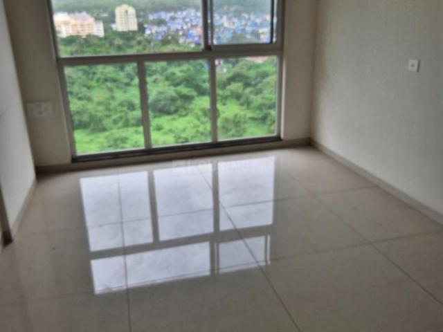 2 BHK Apartment in Kandivali East for resale Mumbai. The reference number is 20395807