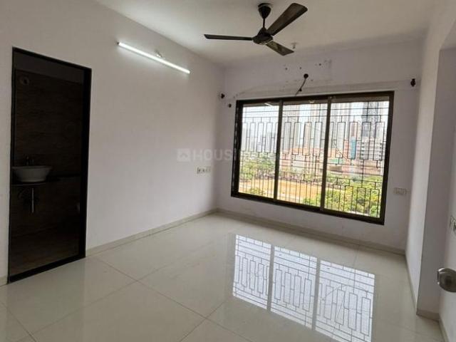 2 BHK Apartment in Kandivali East for resale Mumbai. The reference number is 20397256