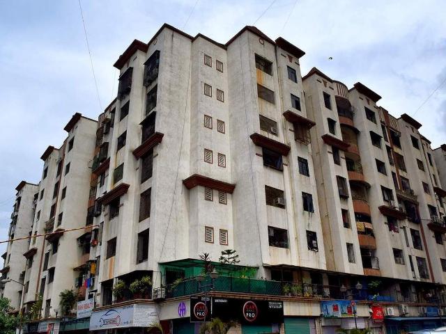 2 BHK Apartment in Kandivali East for resale Mumbai. The reference number is 20398253