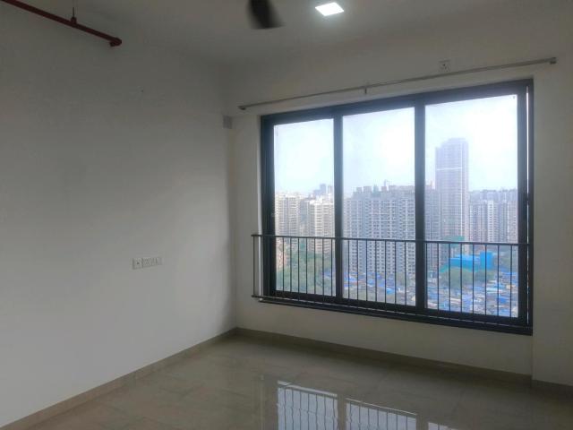 2 BHK Apartment in Kandivali East for resale Mumbai. The reference number is 21002180