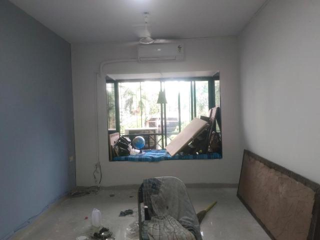 2 BHK Apartment in Kandivali East for resale Mumbai. The reference number is 21002252