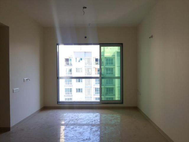 2 BHK Apartment in Kandivali East for resale Mumbai. The reference number is 750738