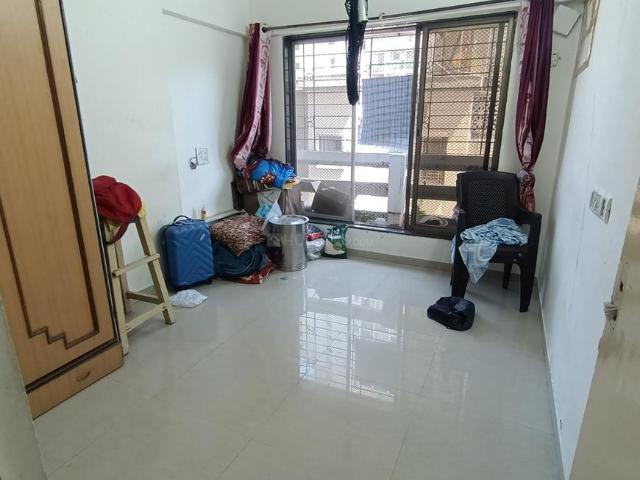 2 BHK Apartment in Kandivali West for rent Mumbai. The reference number is 18053225