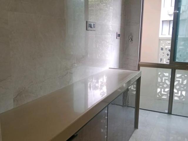 2 BHK Apartment in Kandivali West for rent Mumbai. The reference number is 18701712