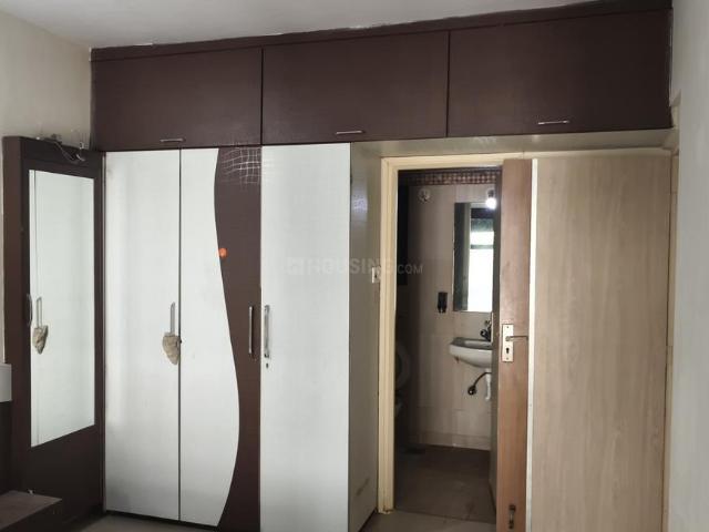 2 BHK Apartment in Kandivali West for rent Mumbai. The reference number is 19531008