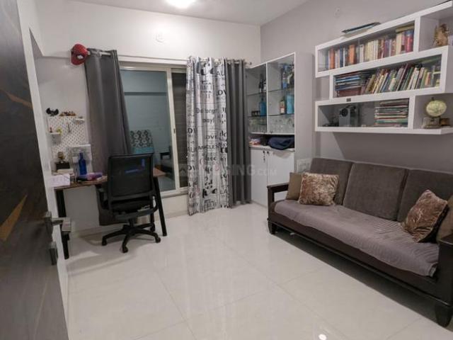 2 BHK Apartment in Kandivali West for rent Mumbai. The reference number is 19744334
