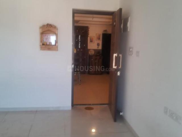 2 BHK Apartment in Kandivali West for rent Mumbai. The reference number is 19936300