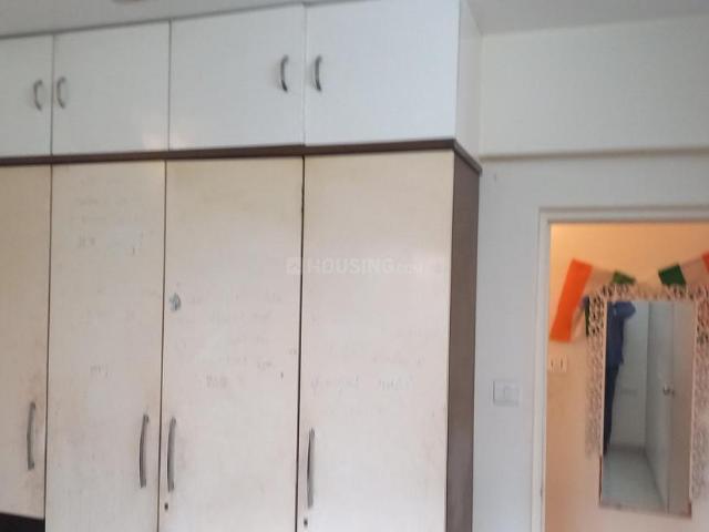 2 BHK Apartment in Kandivali West for rent Mumbai. The reference number is 20004692