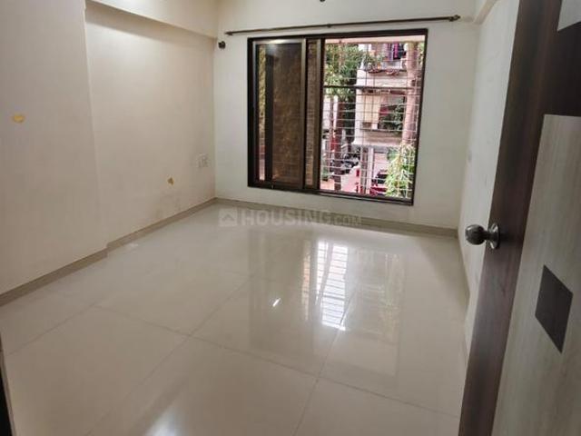 2 BHK Apartment in Kandivali West for rent Mumbai. The reference number is 20040582