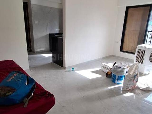 2 BHK Apartment in Kandivali West for rent Mumbai. The reference number is 20451270