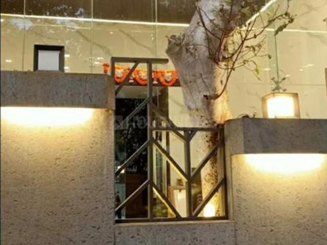 2 BHK Apartment in Kandivali West for rent Mumbai. The reference number is 20495360
